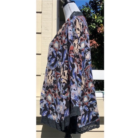 COPY - Free People Black Floral Kimono - Picture 15 of 16